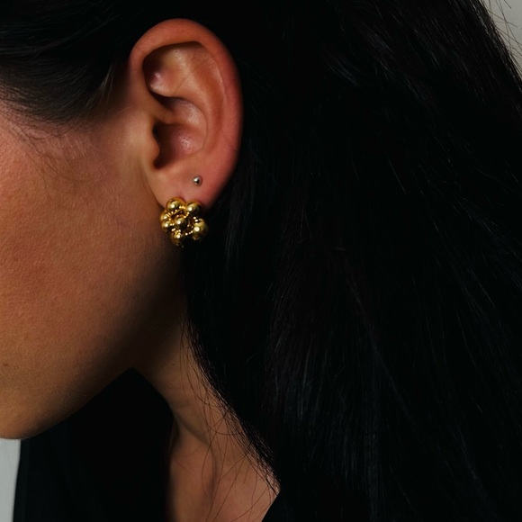 New Clustered Spheres Studs earrings Gold Statement - Picture 8 of 10